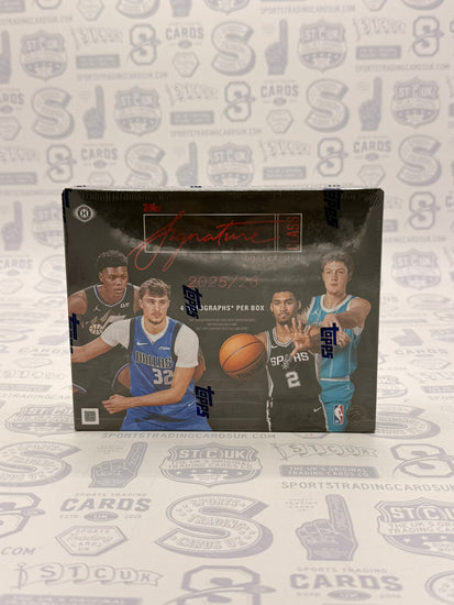 2025-26 Topps Signature Class Basketball Hobby Jumbo Box - Sports Trading Cards UK
